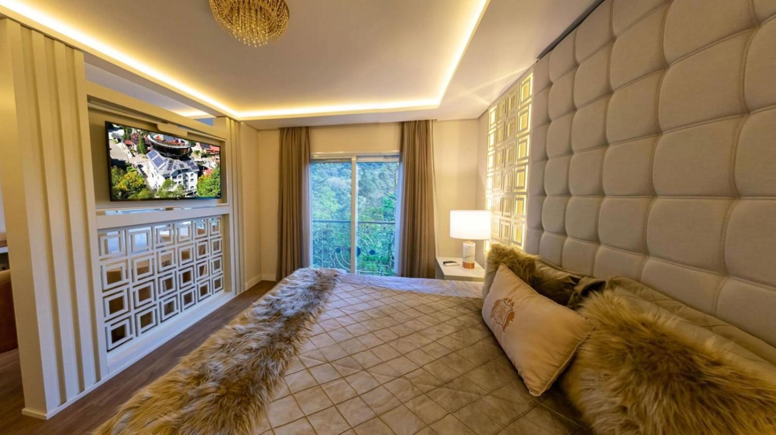 Hotel E Restaurante Giratorio Rf Vision - A Melhor Vista 360 De Грамаду Екстер'єр фото